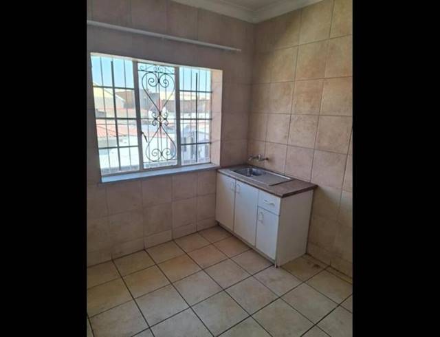 1 BEDROOM PROPERTY TO RENT IN LA ROCHELLE